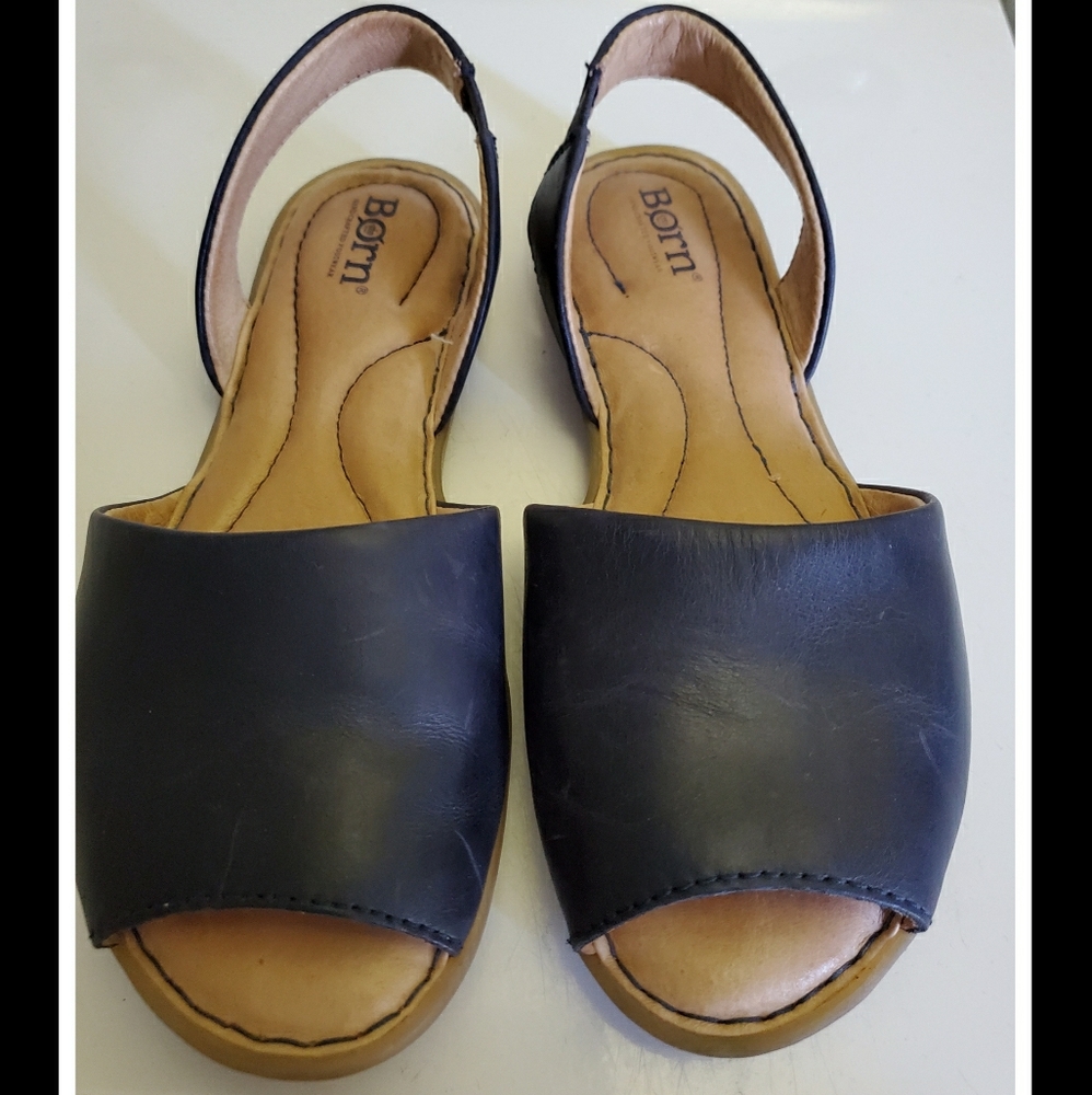 Born trang sandal navy size 6